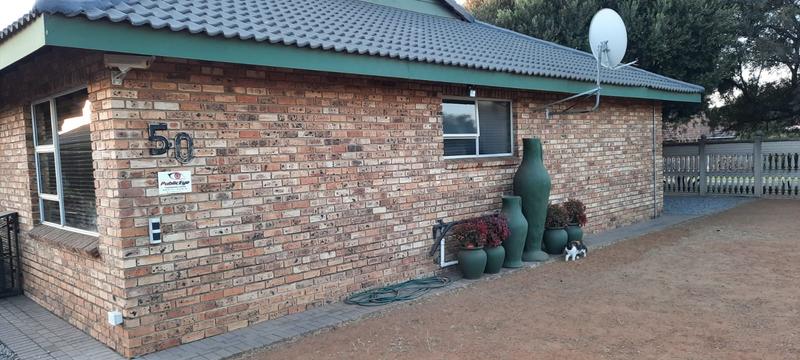 5 Bedroom Property for Sale in Vaalpark Free State